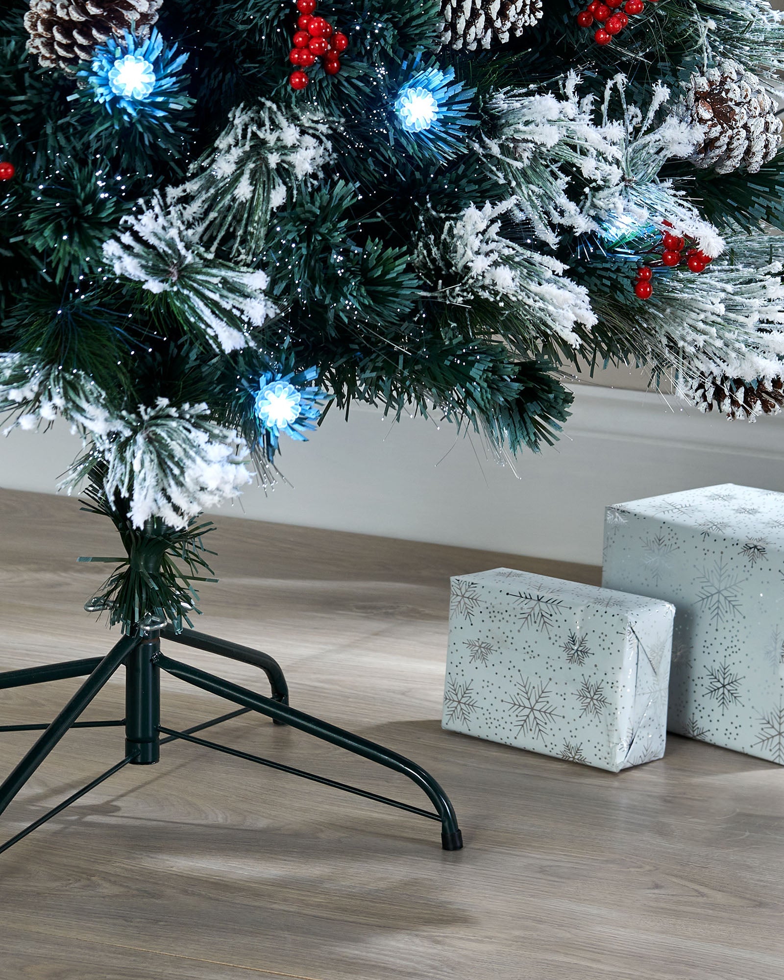7ft Frosted Christmas Treenull