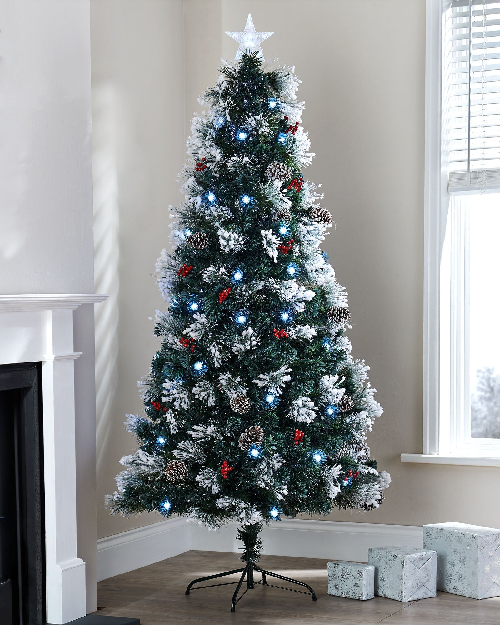 7ft Frosted Christmas Treenull